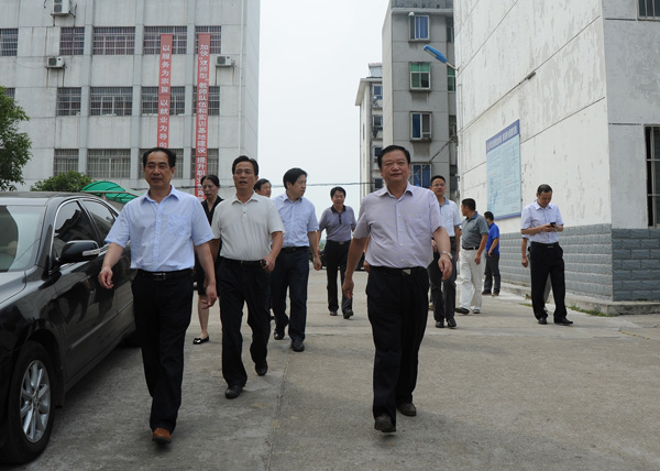省教育厅原厅长张放平到县职业中专调研