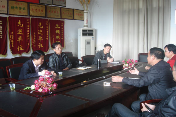 县教育局局长黎华平来我校调研