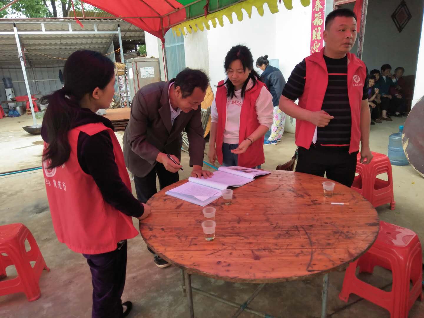 下载 (14).jpg 下载 (14).jpg