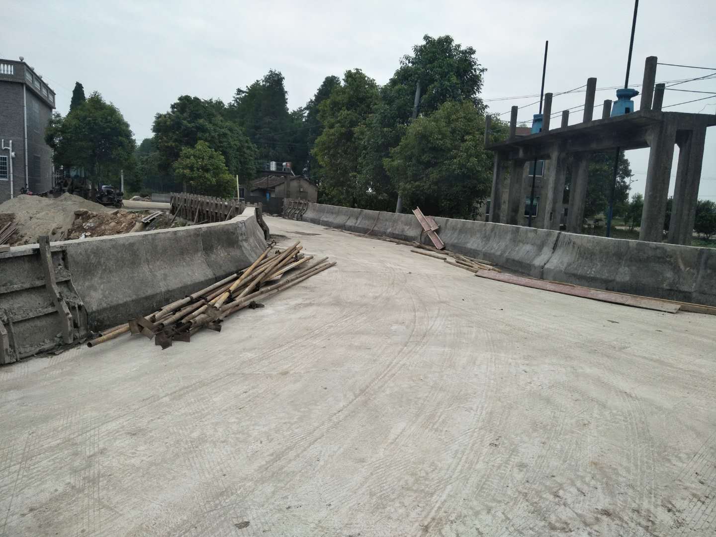 图片3.jpg 图片3.jpg