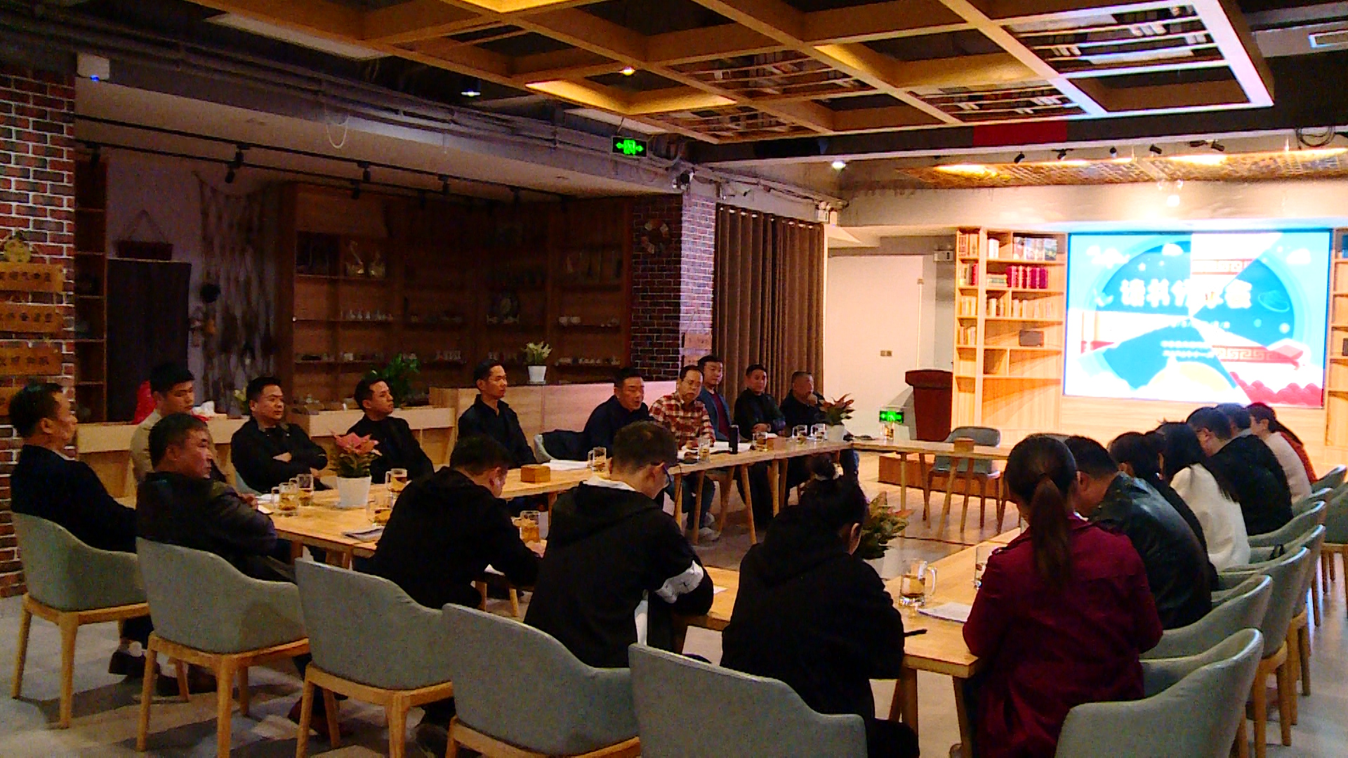 1001_28_02_06.Still043.jpg 1001_28_02_06.Still043.jpg