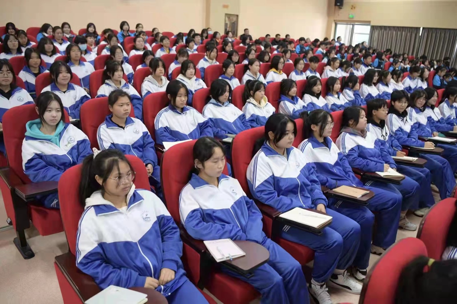 微信图片_20211130164637.jpg 微信图片_20211130164637.jpg