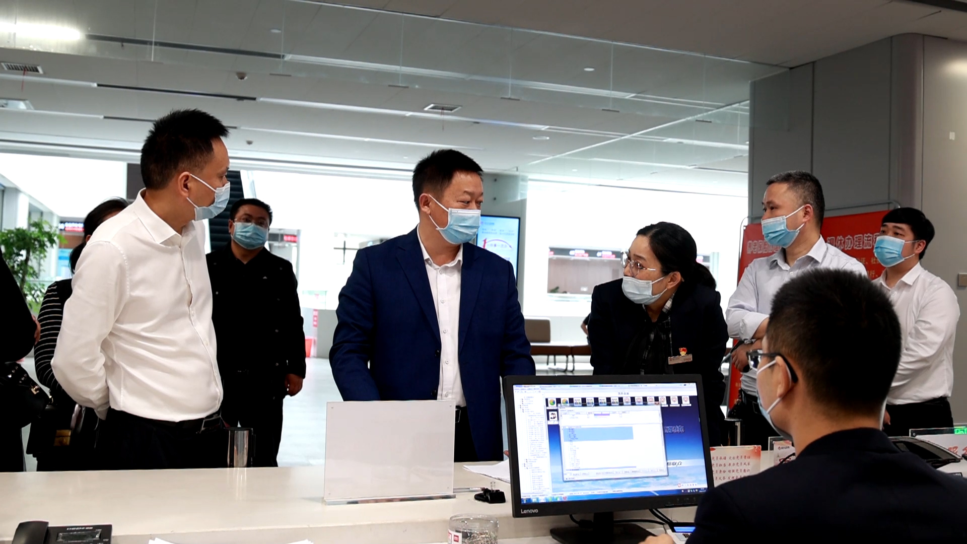 20220517 张帆 潘典宏到县政务服务中心开展“走流程、解难题、优服务”活动.00_06_39_21.静止005.jpg 20220517 张帆 潘典宏到县政务服务中心开展“走流程、解难题、优服务”活动.00_06_39_21.静止005.jpg