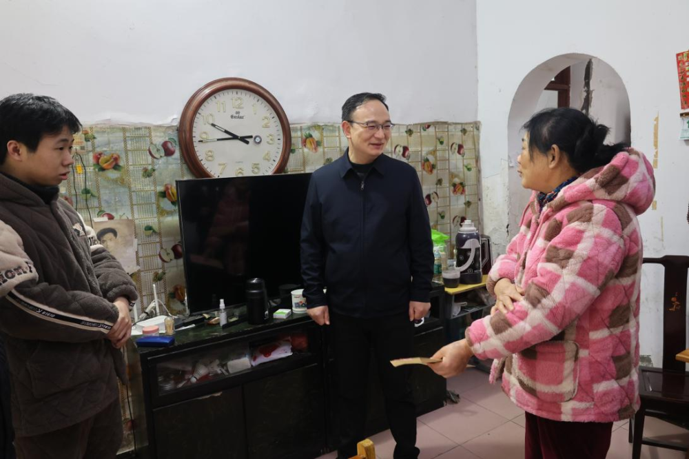 ����ƽ�������ڰ�ȫ�������߷�ο�ʻ