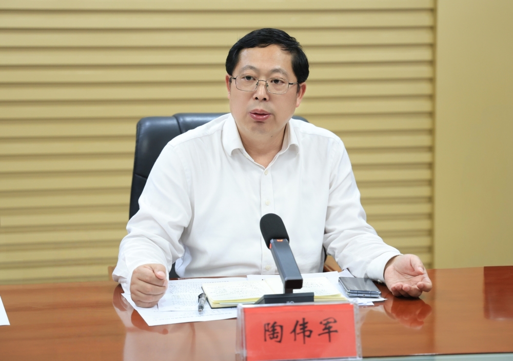 �����ط�֯��װ���̲�ҵ��չ��̸���ٿ�